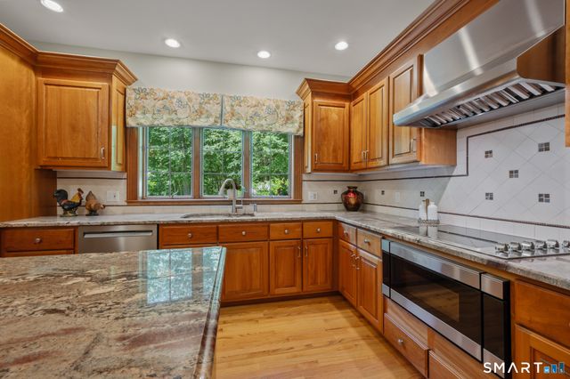 157 Tamarac Drive, Glastonbury, CT 06033