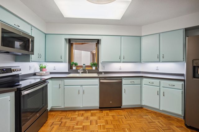 14601 Atrium Way 329, Minnetonka, MN 55345