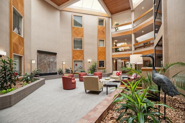 14601 Atrium Way 329, Minnetonka, MN 55345