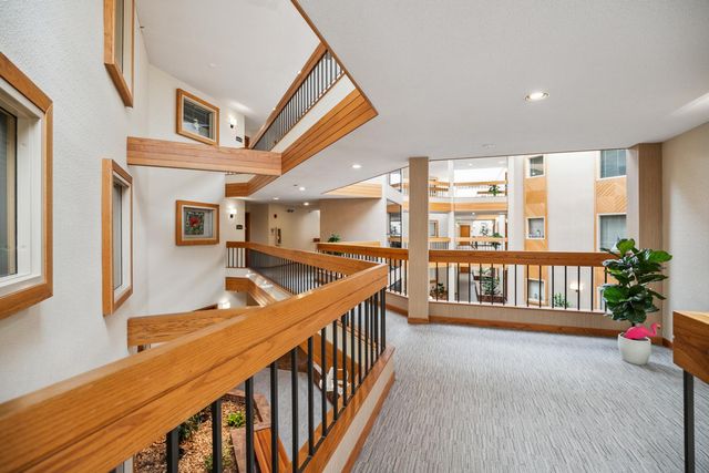 14601 Atrium Way 329, Minnetonka, MN 55345