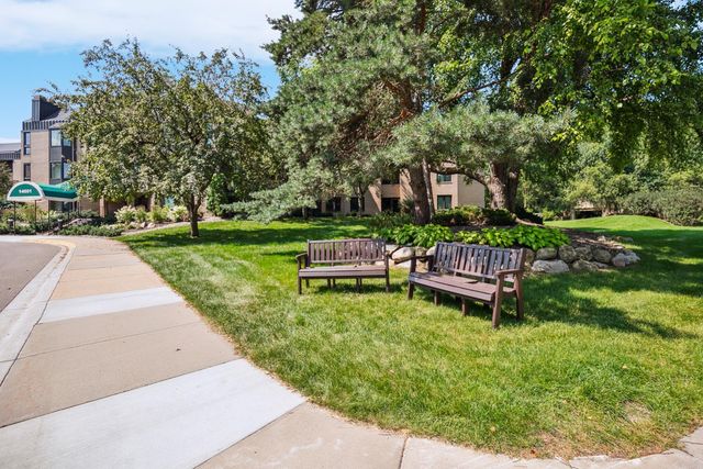 14601 Atrium Way 329, Minnetonka, MN 55345