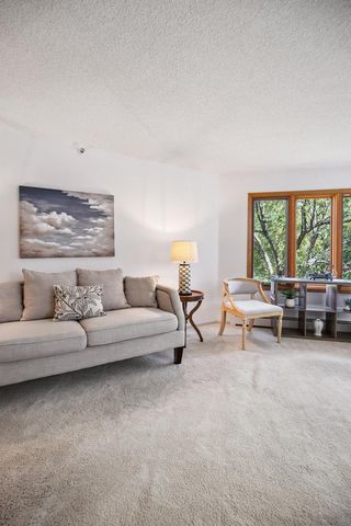 14601 Atrium Way 329, Minnetonka, MN 55345