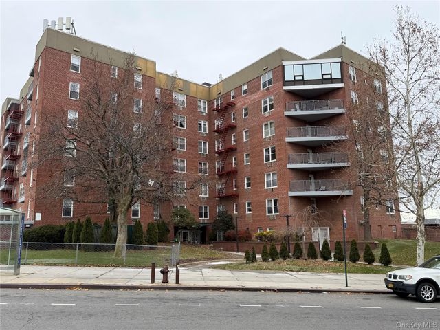 151-05 Cross Island Parkway 3E, Whitestone, NY 11357