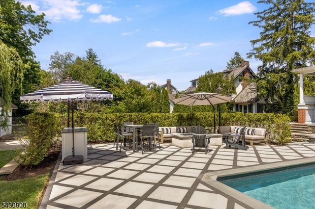 380 Ridgewood Ave, Glen Ridge Boro Twp., NJ 07028