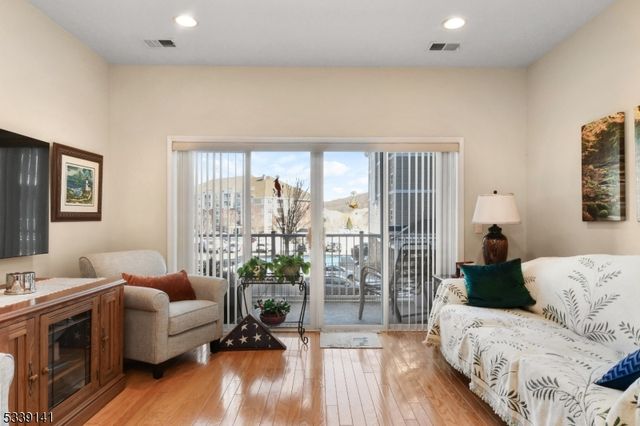 10108 Warrens Way 108, Wanaque Boro, NJ 07465