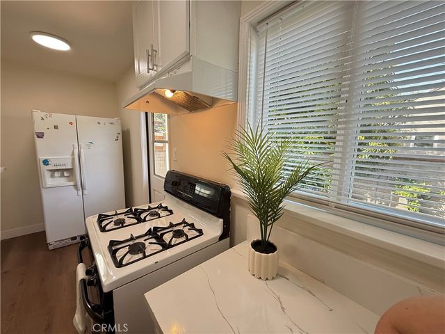 549 N Niagara, Burbank, CA 91505