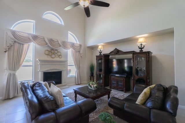 2207 Hannah Creek Court, Pearland, TX 77089