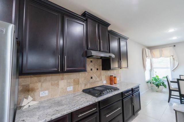 2207 Hannah Creek Court, Pearland, TX 77089