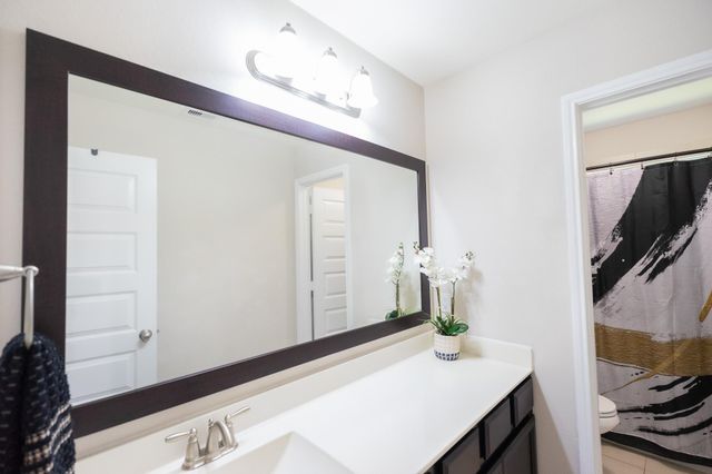 2207 Hannah Creek Court, Pearland, TX 77089