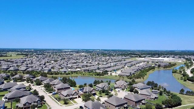 2207 Hannah Creek Court, Pearland, TX 77089