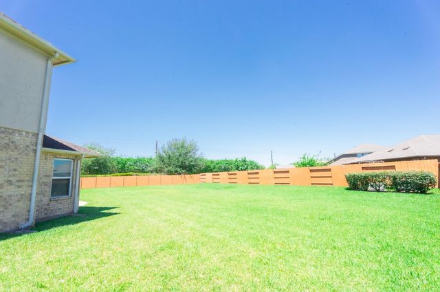 2207 Hannah Creek Court, Pearland, TX 77089