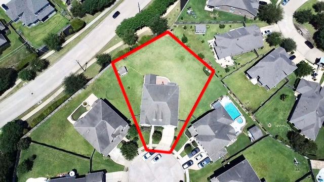 2207 Hannah Creek Court, Pearland, TX 77089