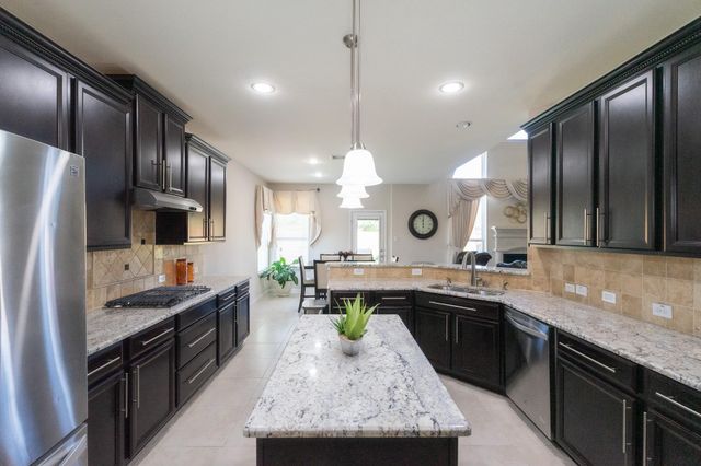 2207 Hannah Creek Court, Pearland, TX 77089