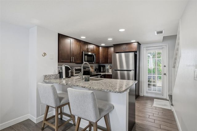 2209 FLETCHERS POINT CIRCLE, Tampa, FL 33613