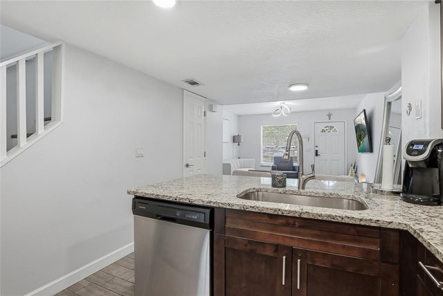2209 FLETCHERS POINT CIRCLE, Tampa, FL 33613