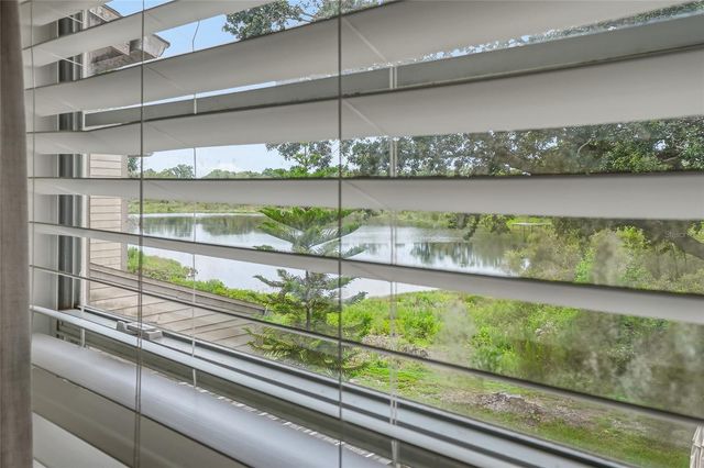 2209 FLETCHERS POINT CIRCLE, Tampa, FL 33613