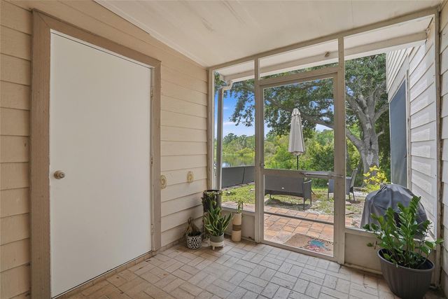 2209 FLETCHERS POINT CIRCLE, Tampa, FL 33613