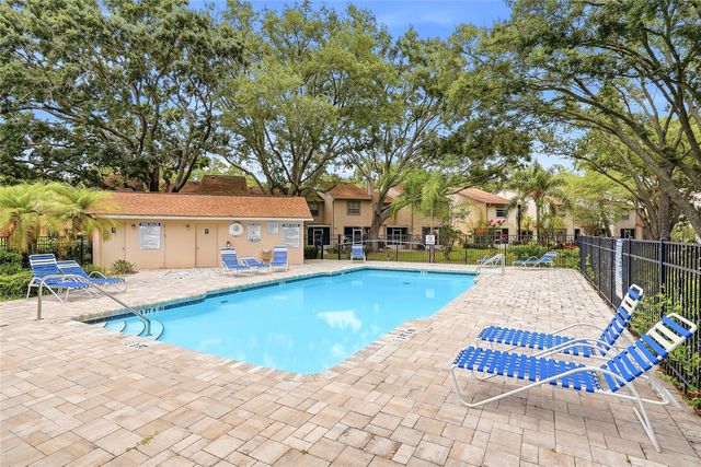 2209 FLETCHERS POINT CIRCLE, Tampa, FL 33613