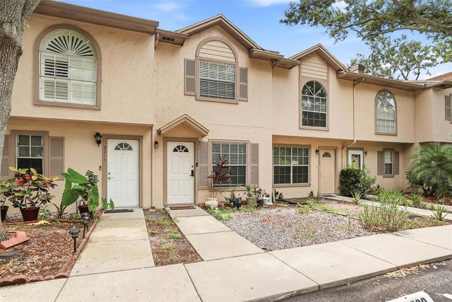 2209 FLETCHERS POINT CIRCLE, Tampa, FL 33613