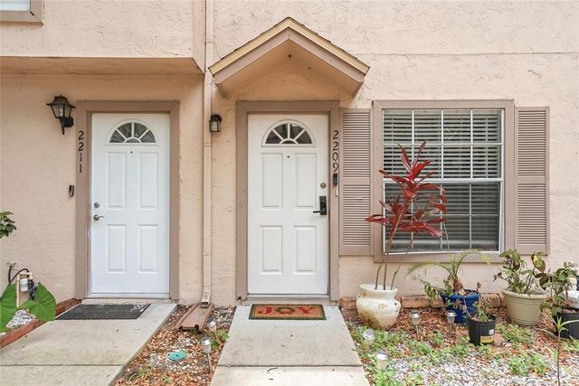 2209 FLETCHERS POINT CIRCLE, Tampa, FL 33613