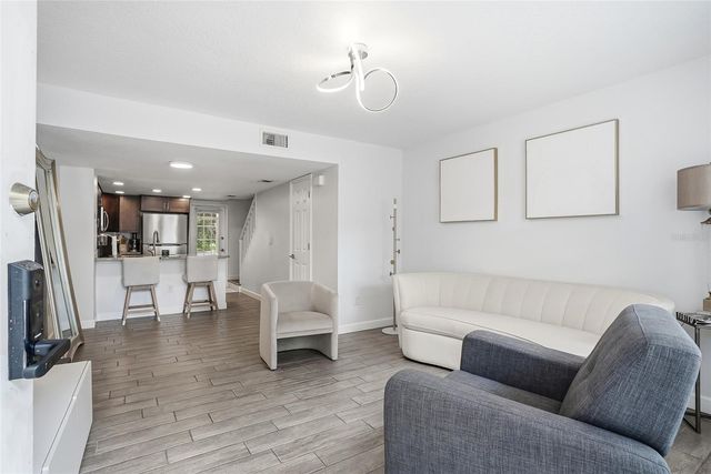 2209 FLETCHERS POINT CIRCLE, Tampa, FL 33613