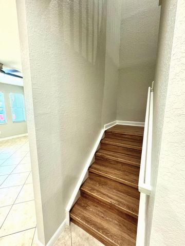499 Corte Madera Lane 4, West Palm Beach, FL 33401