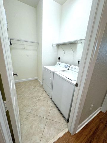 499 Corte Madera Lane 4, West Palm Beach, FL 33401