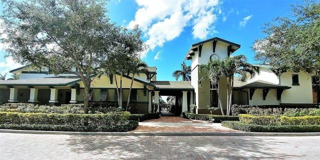 499 Corte Madera Lane 4, West Palm Beach, FL 33401