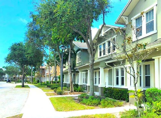499 Corte Madera Lane 4, West Palm Beach, FL 33401