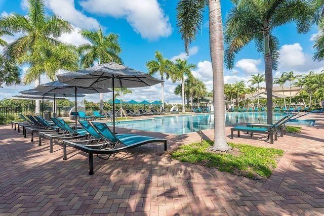 499 Corte Madera Lane 4, West Palm Beach, FL 33401