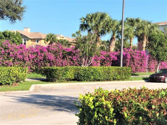 499 Corte Madera Lane 4, West Palm Beach, FL 33401