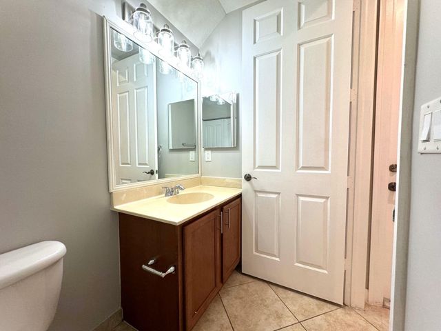 499 Corte Madera Lane 4, West Palm Beach, FL 33401
