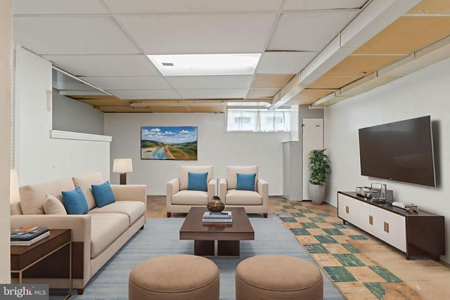 8619 OAK RD, Baltimore, MD 21234