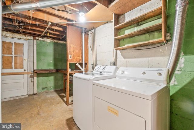 8619 OAK RD, Baltimore, MD 21234