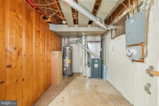 8619 OAK RD, Baltimore, MD 21234