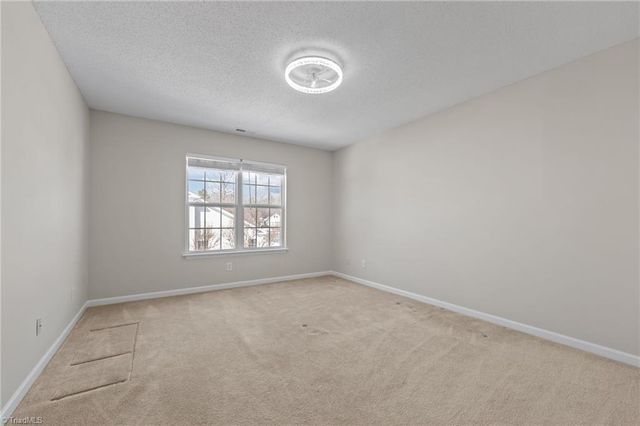 1004 Gretchen Lane A, Greensboro, NC 27410