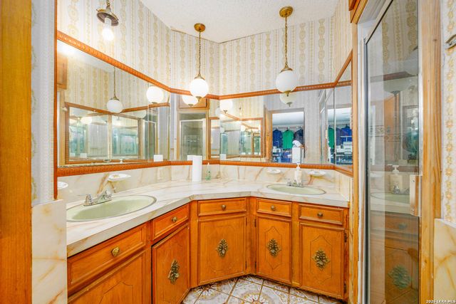 122 W Formosa, San Antonio, TX 78221