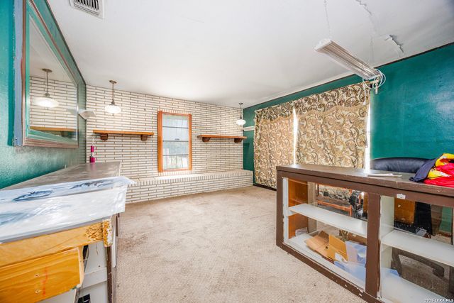 122 W Formosa, San Antonio, TX 78221