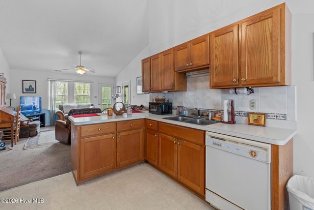 523 Jimmies Creek Drive, New Bern, NC 28562