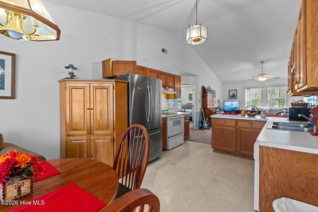 523 Jimmies Creek Drive, New Bern, NC 28562