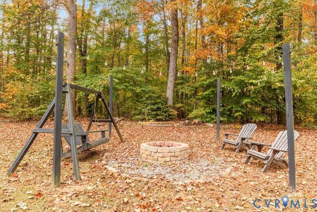 17595 Circuit Rider Dr, Beaverdam, VA 23015