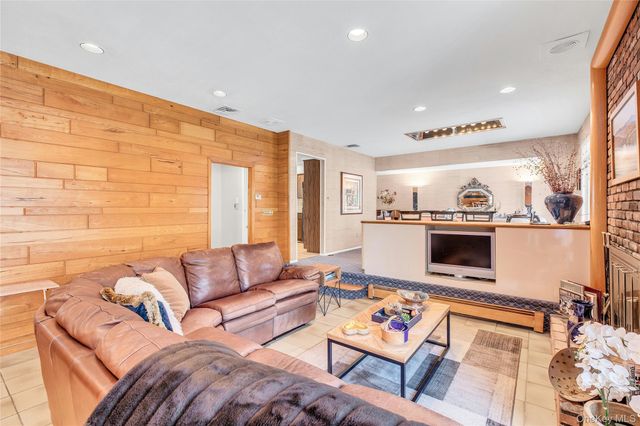 61 Hofstra Drive, Plainview, NY 11803