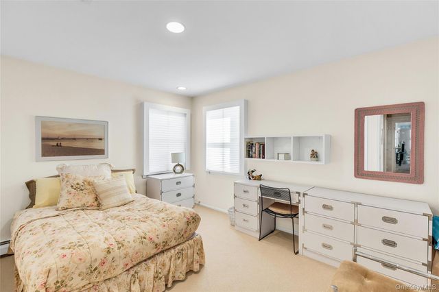 61 Hofstra Drive, Plainview, NY 11803