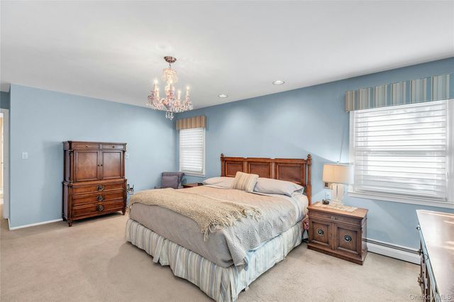 61 Hofstra Drive, Plainview, NY 11803