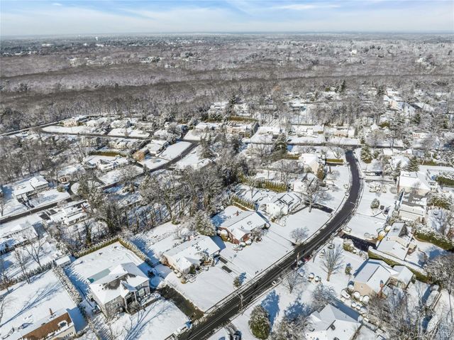 61 Hofstra Drive, Plainview, NY 11803