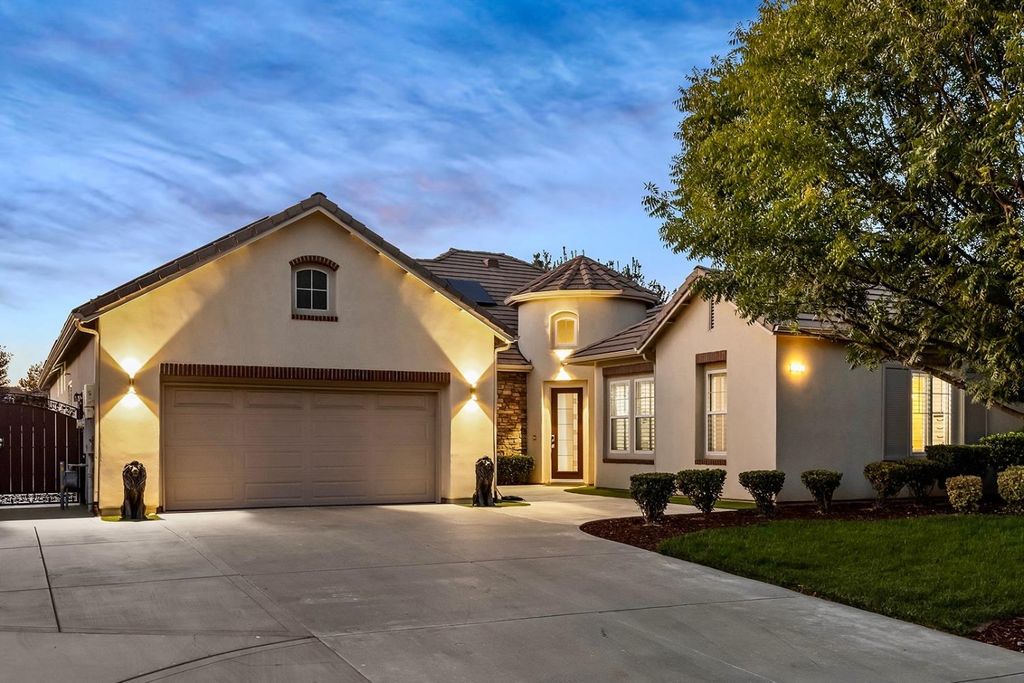 4183 N Bodega Bay Road, Clovis, CA 93619