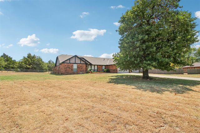 812 Dripping Springs Drive, Edmond, OK 73034