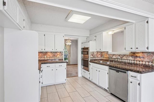 812 Dripping Springs Drive, Edmond, OK 73034