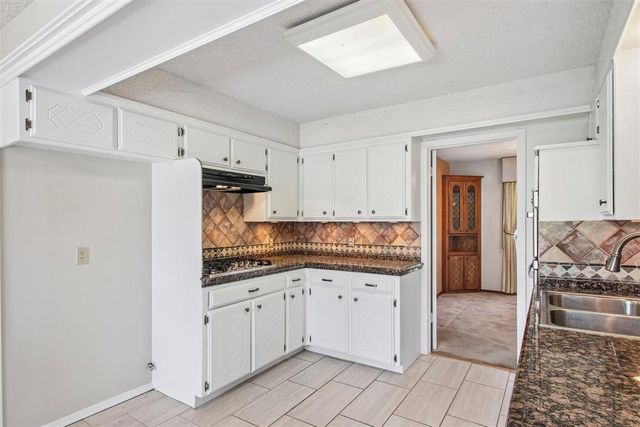 812 Dripping Springs Drive, Edmond, OK 73034