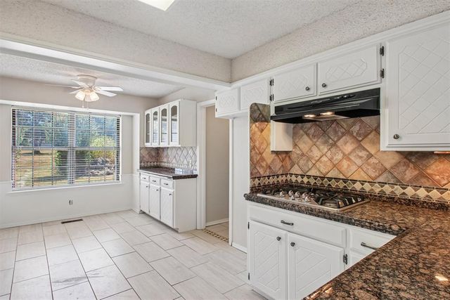 812 Dripping Springs Drive, Edmond, OK 73034